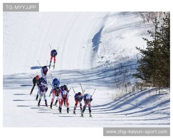 滑雪越野赛道恶劣天气，选手发挥考验极限，滑雪越野比赛